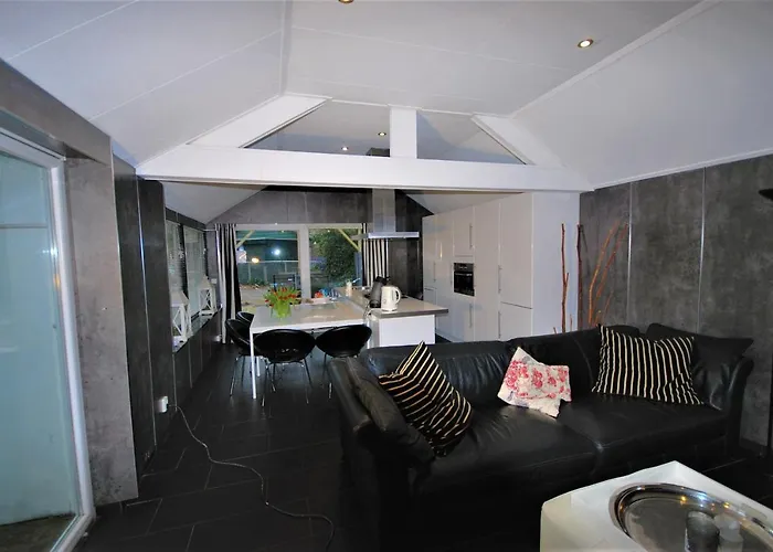 Comfortabele Vrijstaande 3 ホリデーパーク