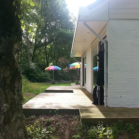 פארק נופש Comfortabele Vrijstaande 3 *