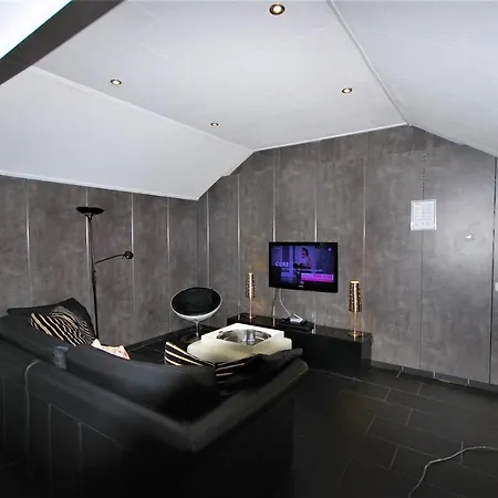 Comfortabele Vrijstaande 3 פארק נופש *