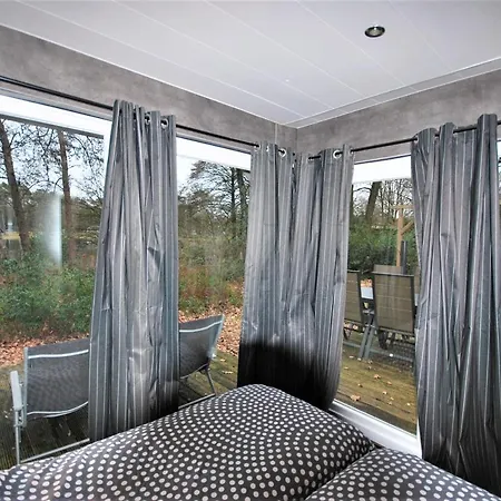 Comfortabele Vrijstaande 3 פארק נופש *